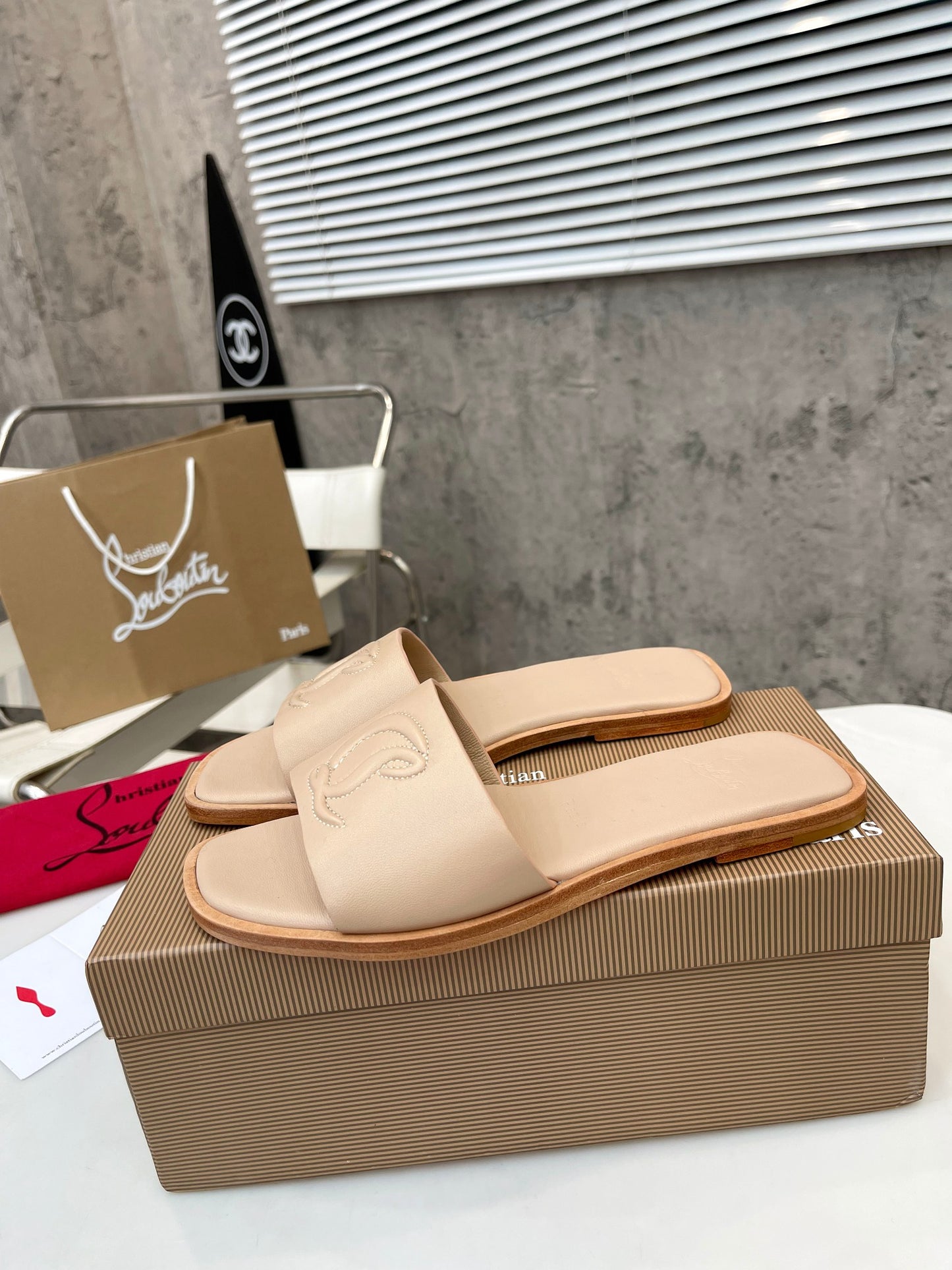 JXA32ZDE Stylish leather Slippers