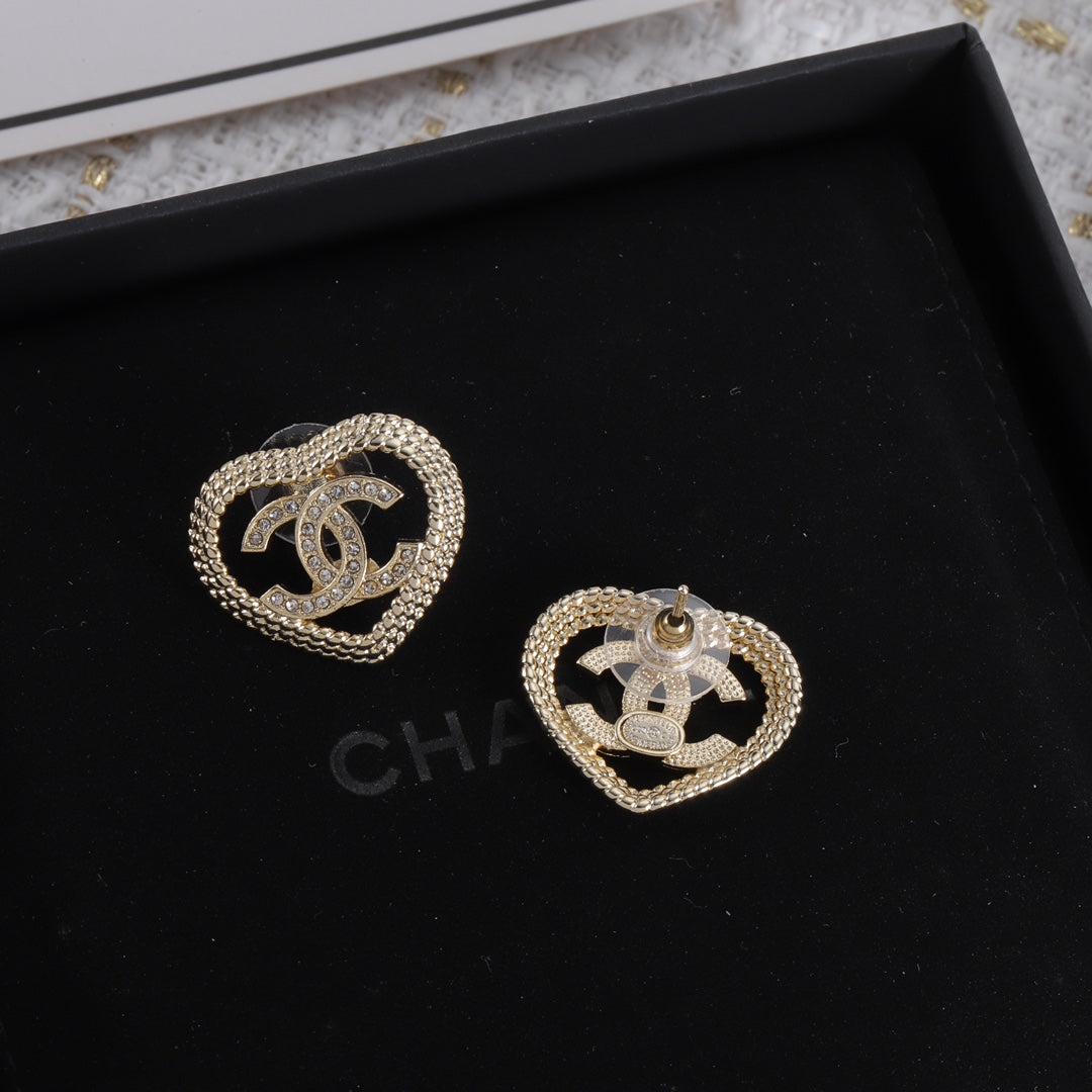 14C374EDE Stylish Earrings