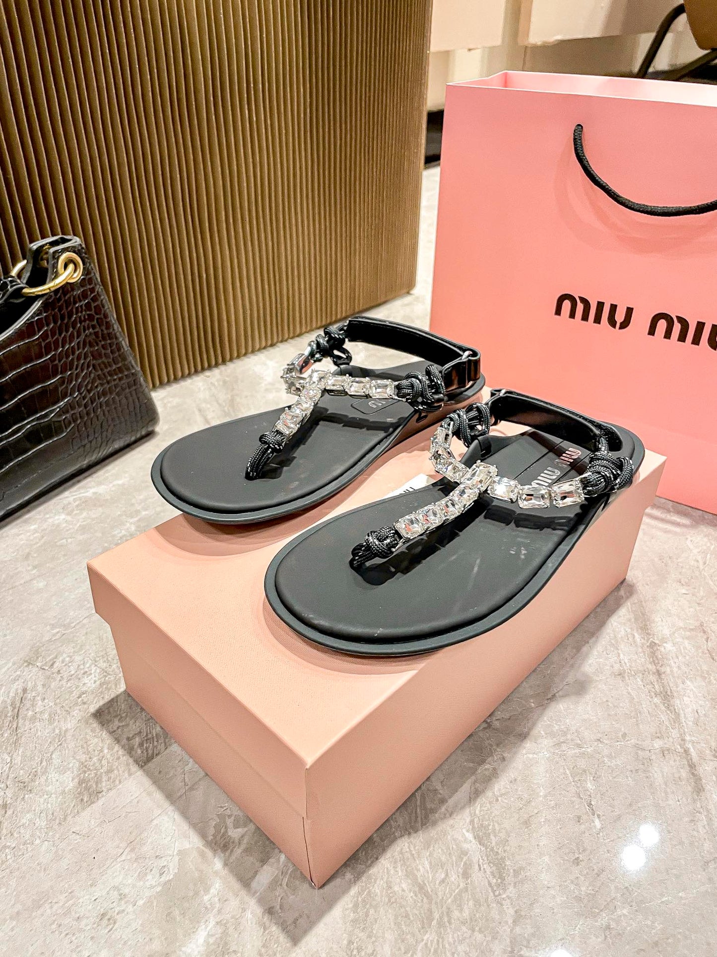 14A170ZDE Stylish sandals