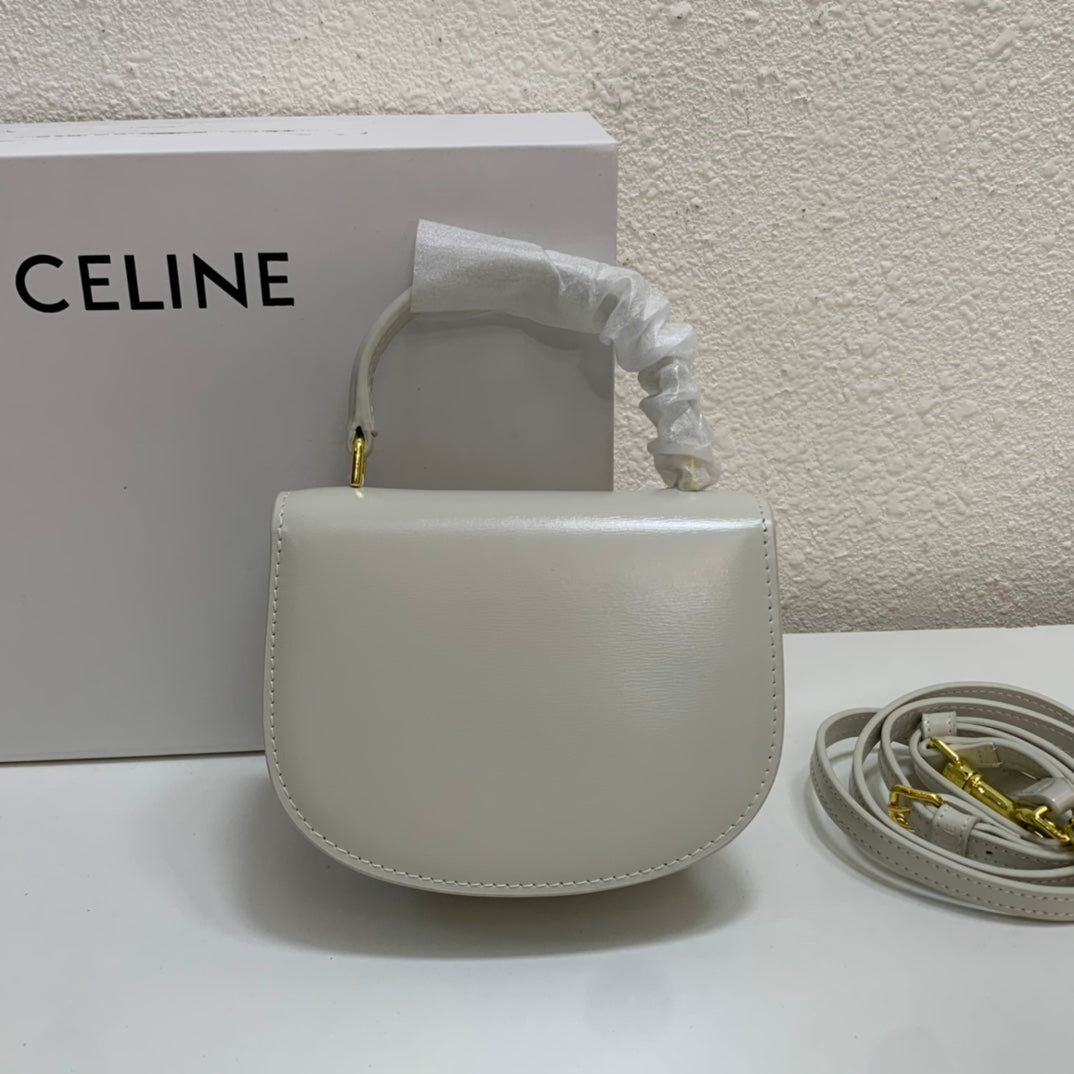 1XCL40BDE Stylish leather bag 