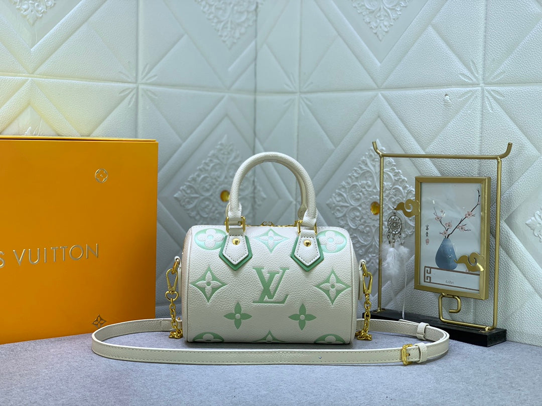 2XE264BDE Stylish leather bag 