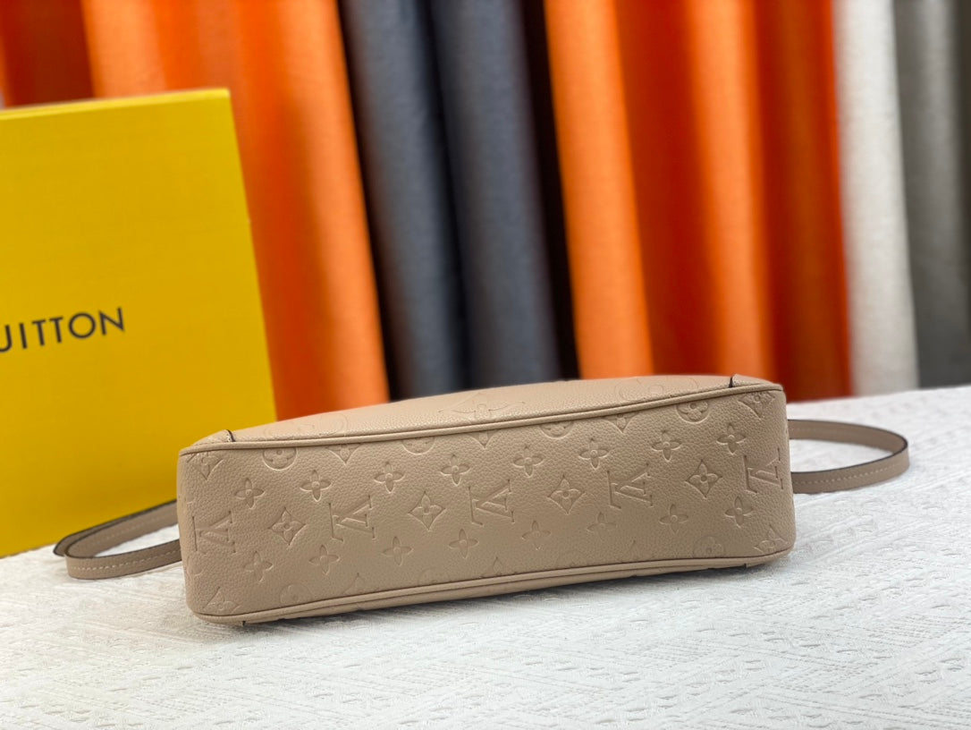 2XE174BDE Stylish leather bag 