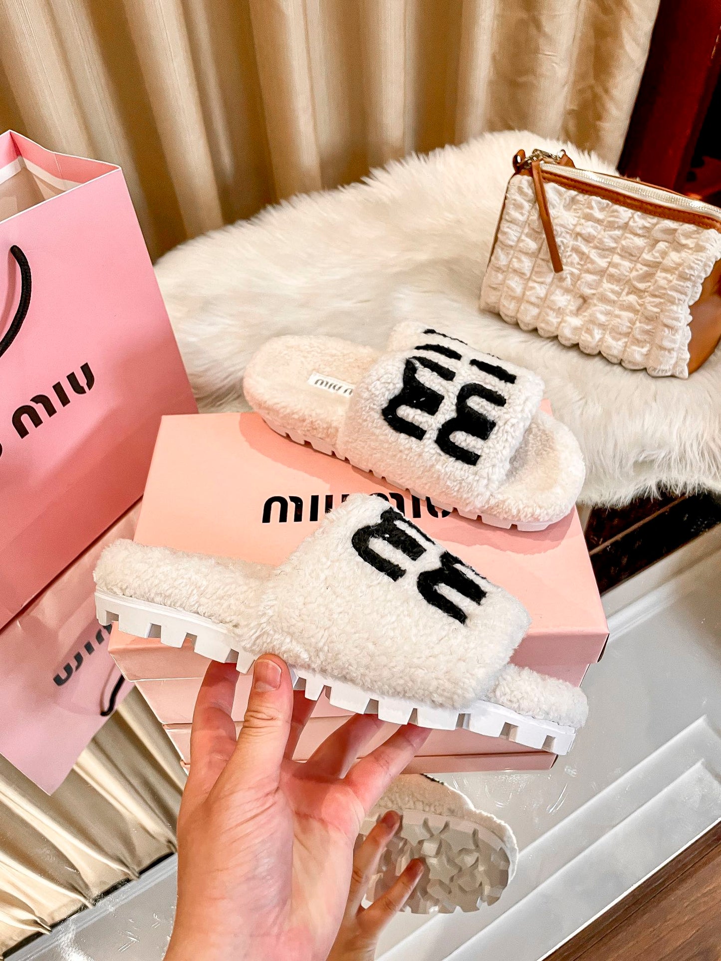 1JA25ZDE Stylish Slippers