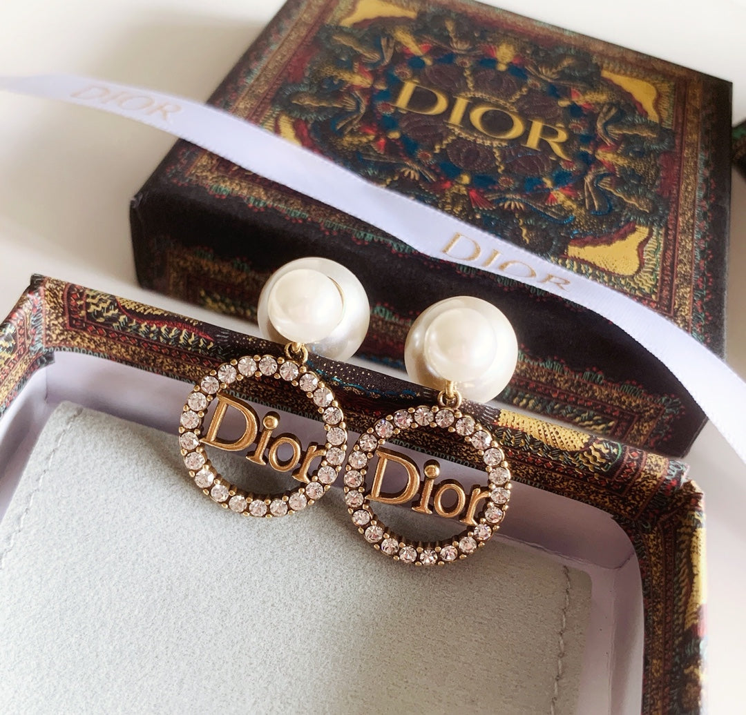 1YD419EDE Stylish Earrings