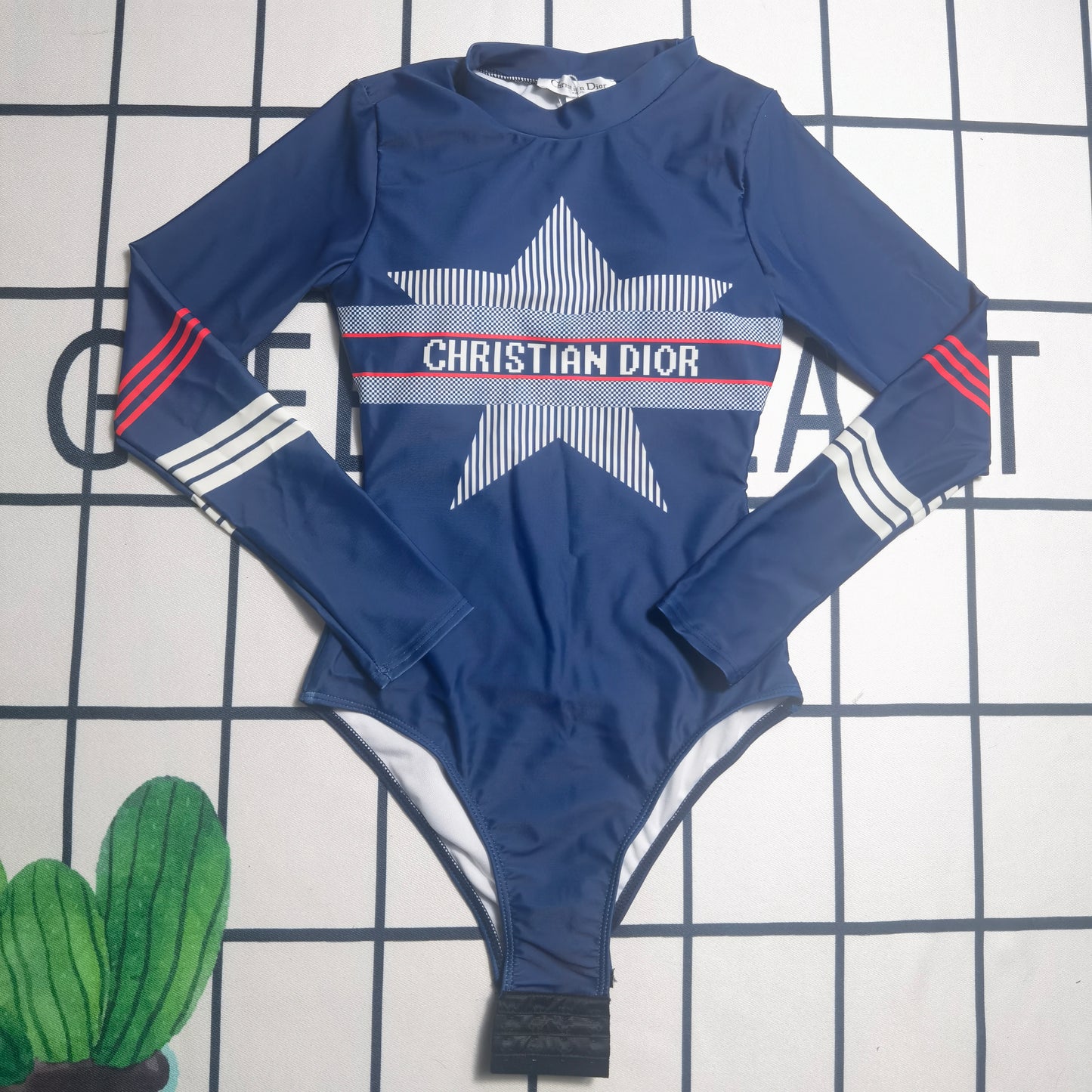 14D23YDE Stylish Long sleeve swimsuit
