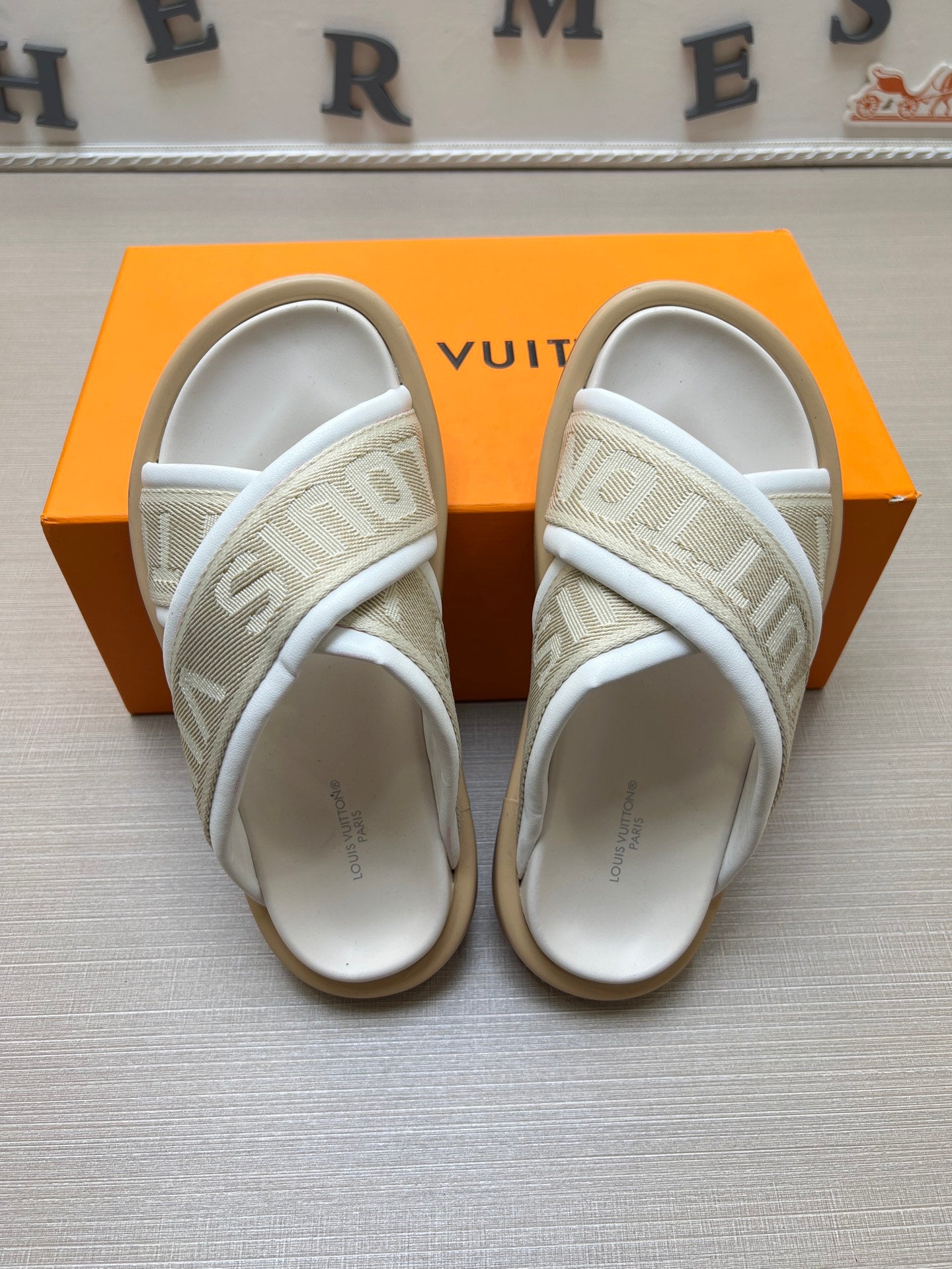 535ZE271ZDE Stylish Slippers