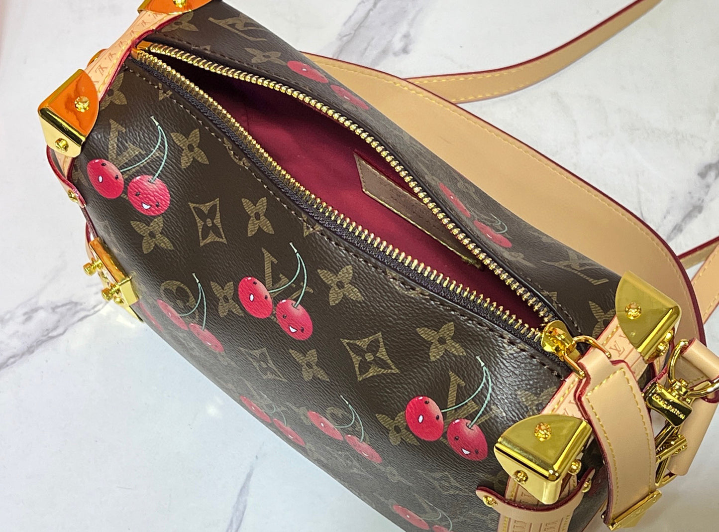 155NE18BDE Stylish leather bag