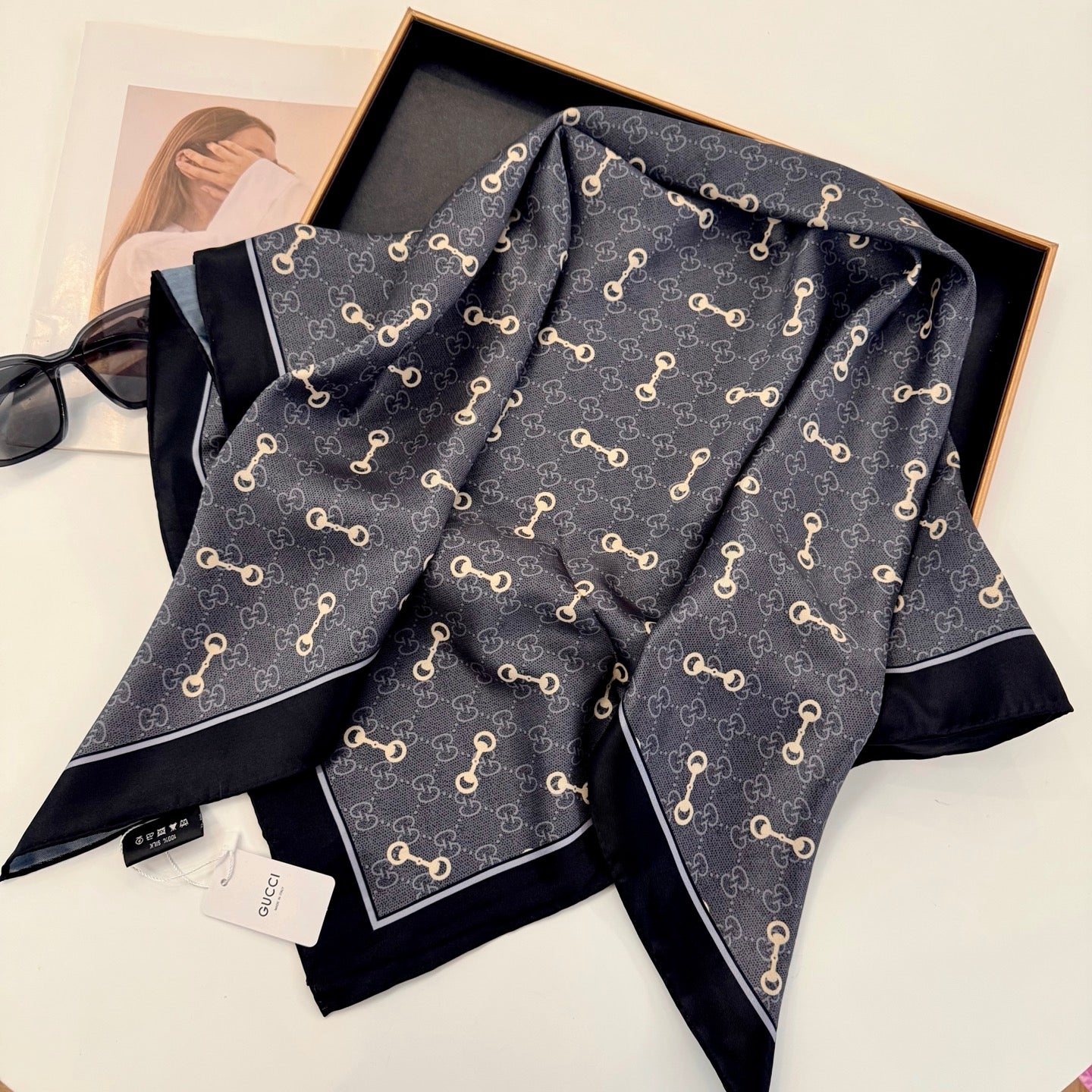 135ZB215WDE Stylish Silk Scarve