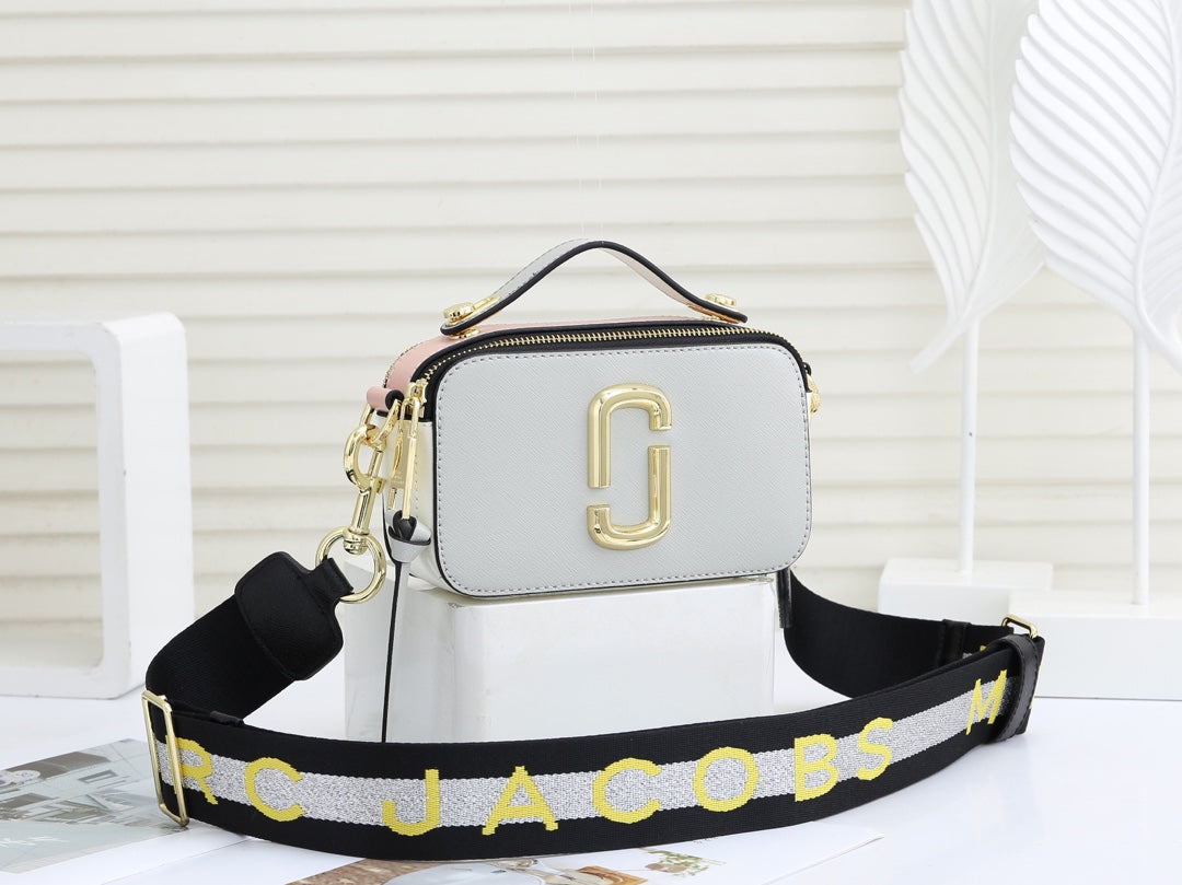 1XA31BDE Stylish leather bag 