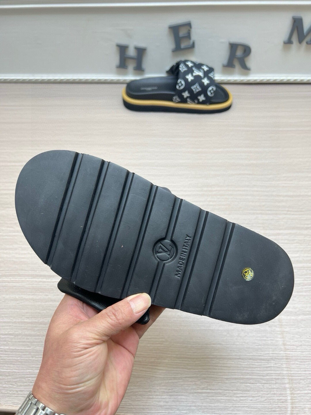 5QE10ZDE Stylish Slippers