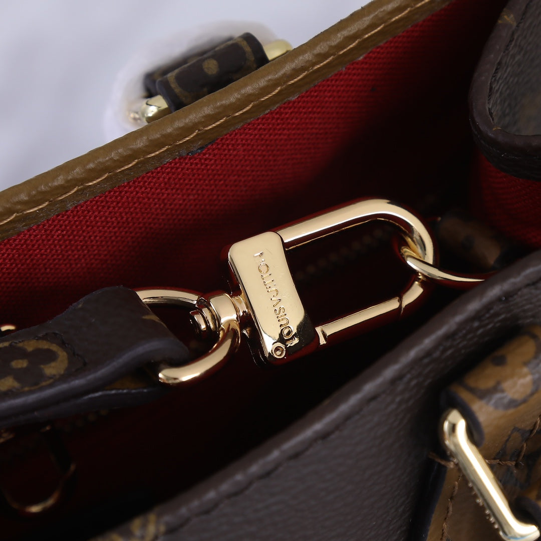 1XE65BDE Stylish leather bag 