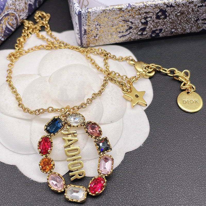 1YD52XDE Stylish Necklaces