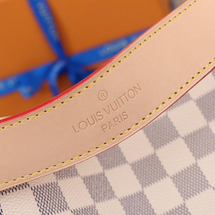 1E86BDE Stylish leather bag 