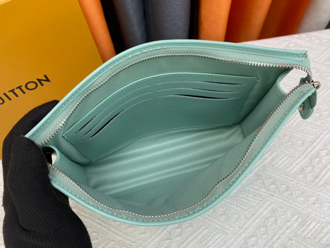 1XE388BDE Stylish leather bag