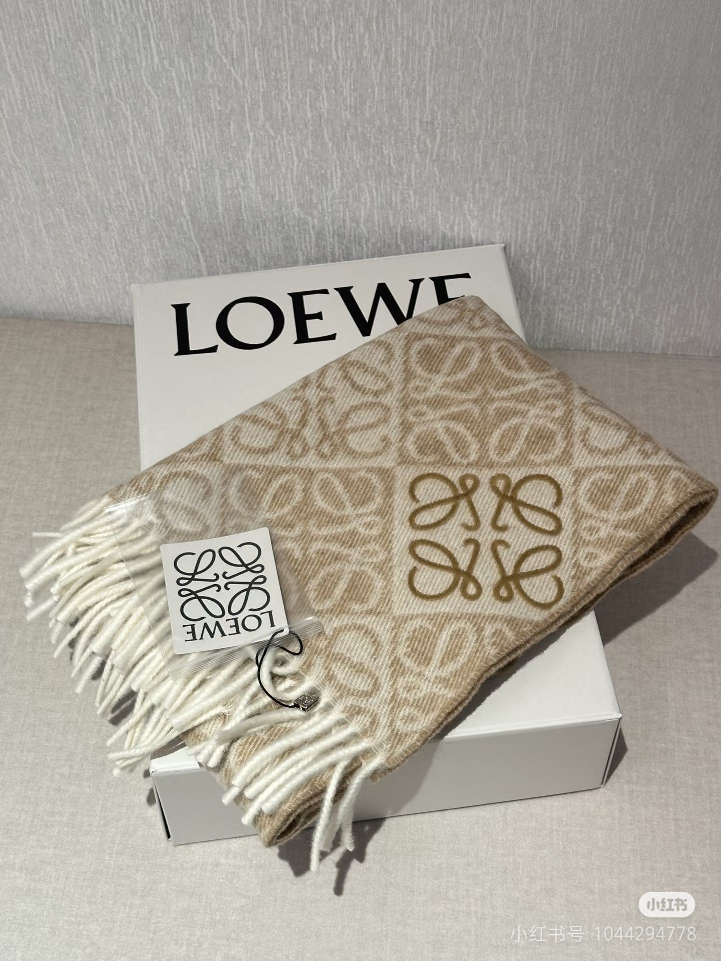 185RA64WDE Stylish Winter Scarves