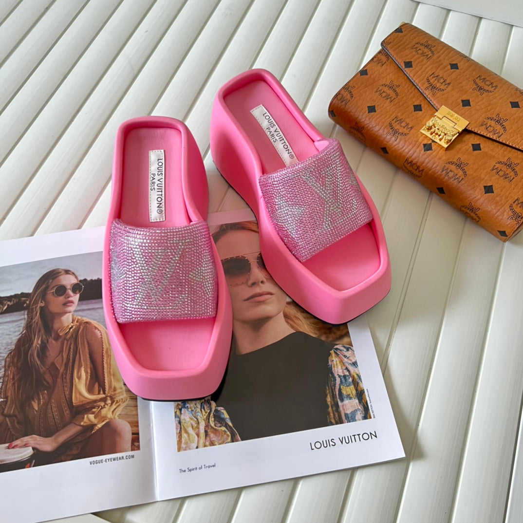 14E90ZDE Stylish Slippers