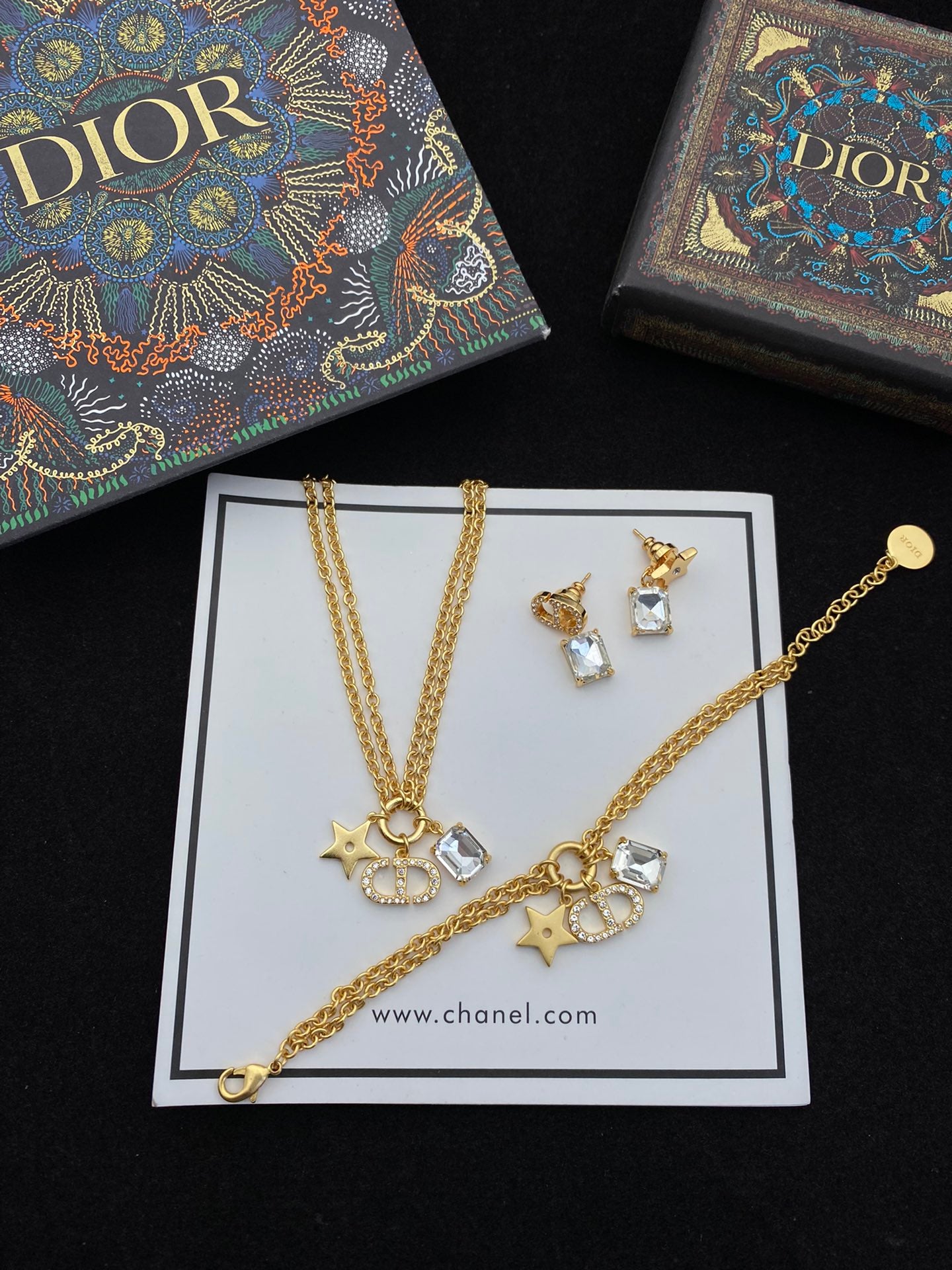 165ND9XDE Stylish Necklaces