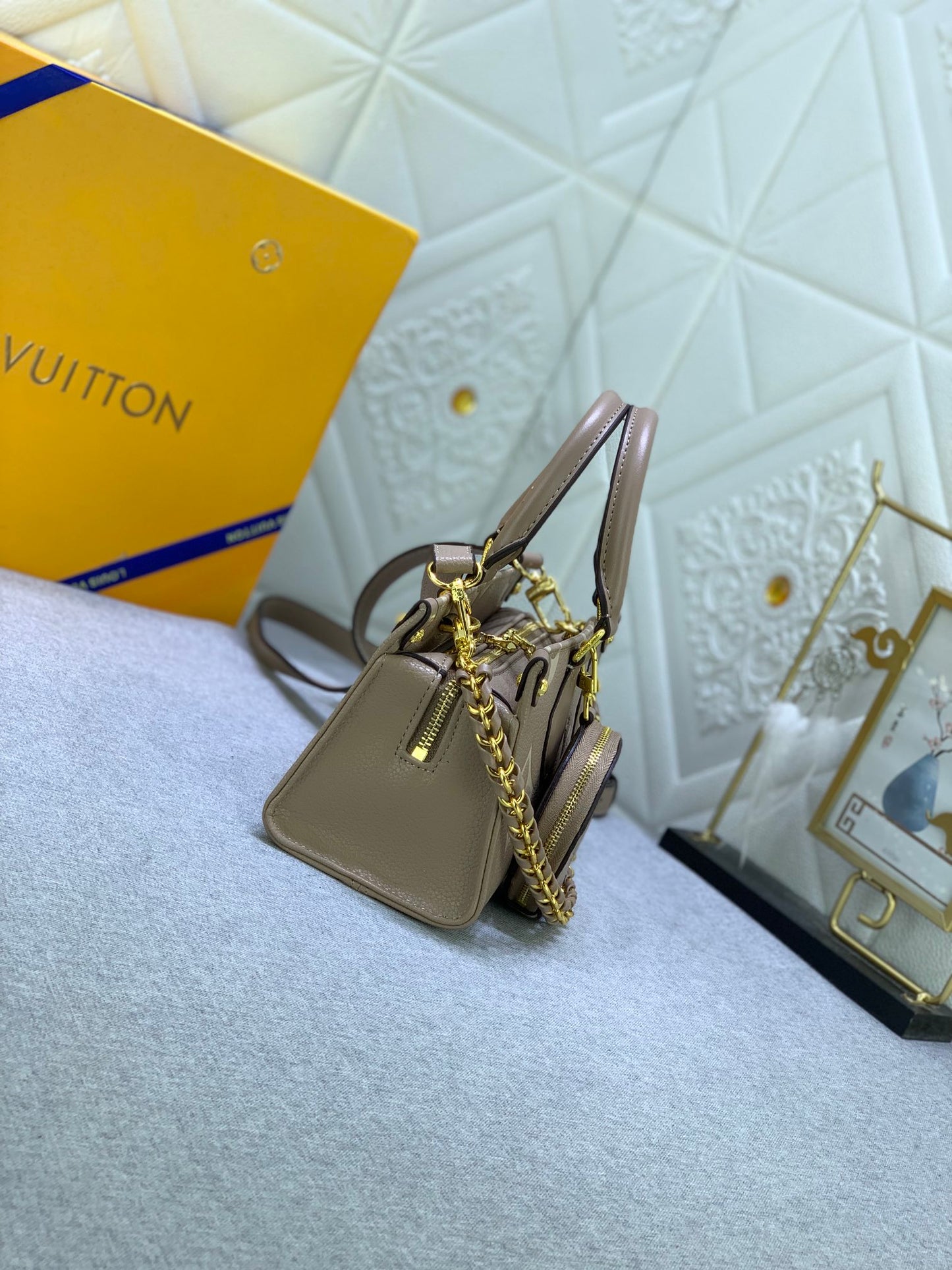 2XE320BDE Stylish leather bag 