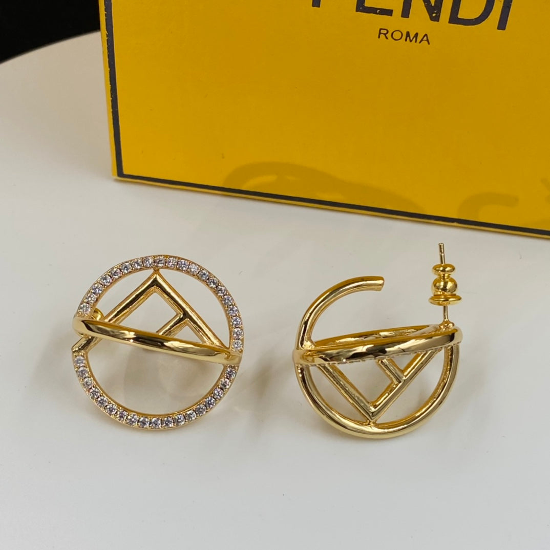 14F121EDE Stylish Earrings