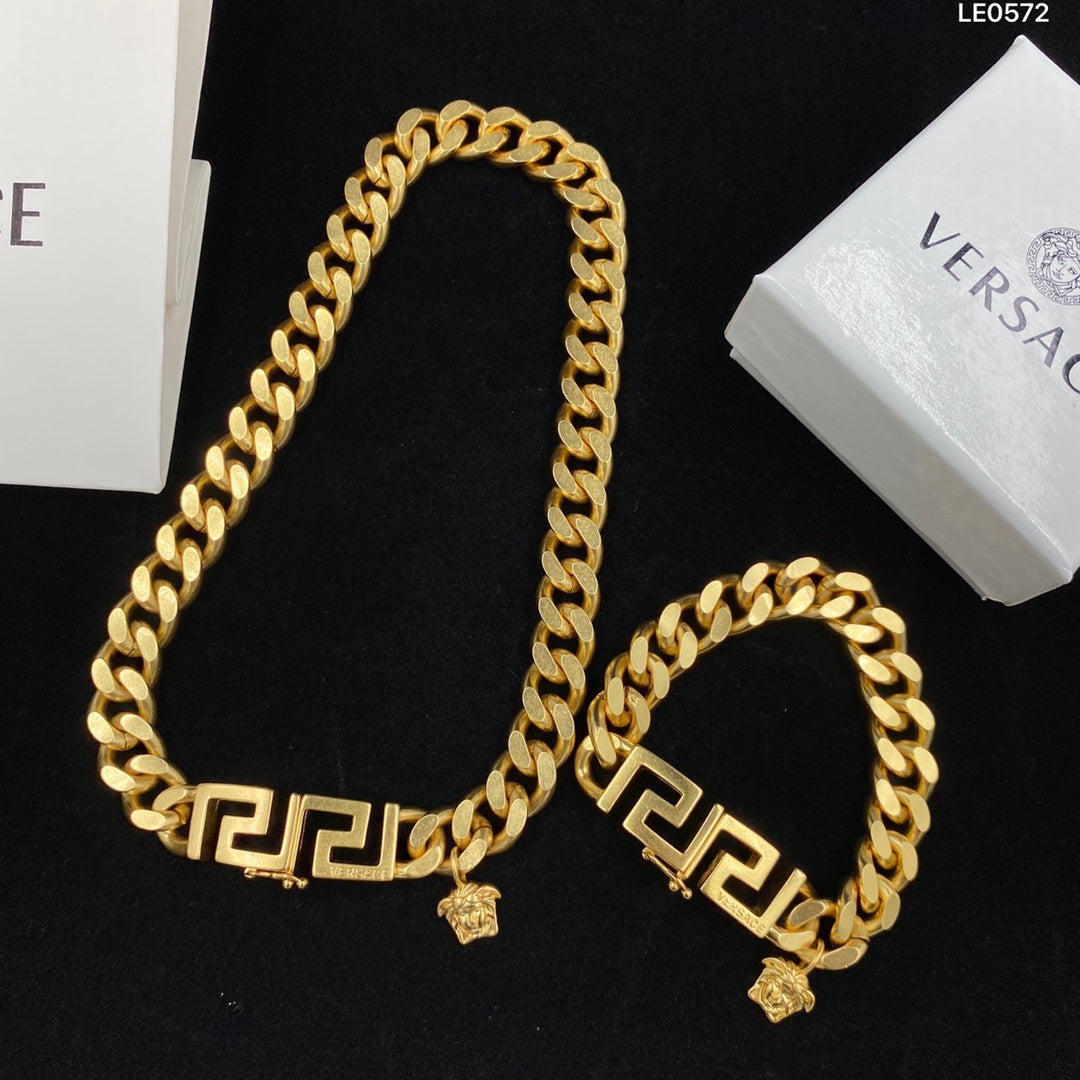 175RV61XDE Stylish Necklaces .  Bracelets
