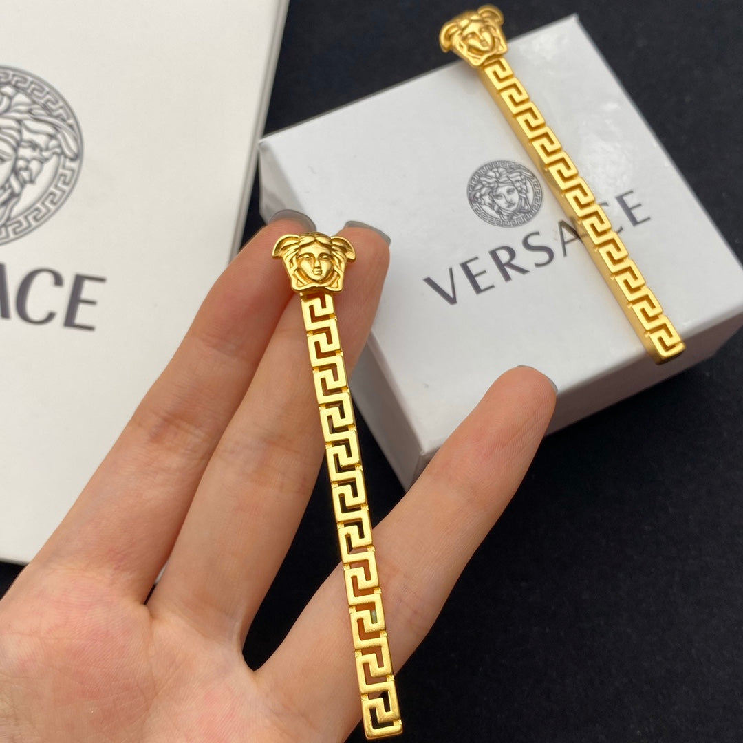 14V287EDE Stylish Earrings