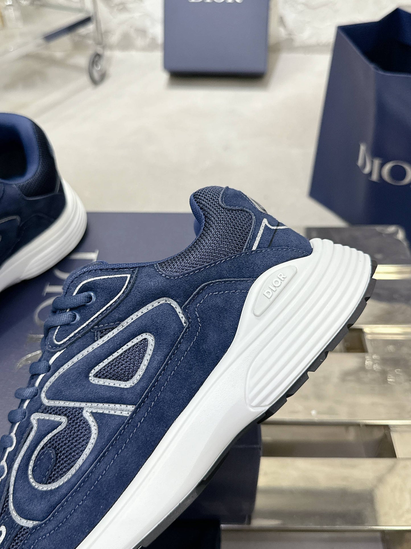 245RD2ZDE Stylish Sneakers