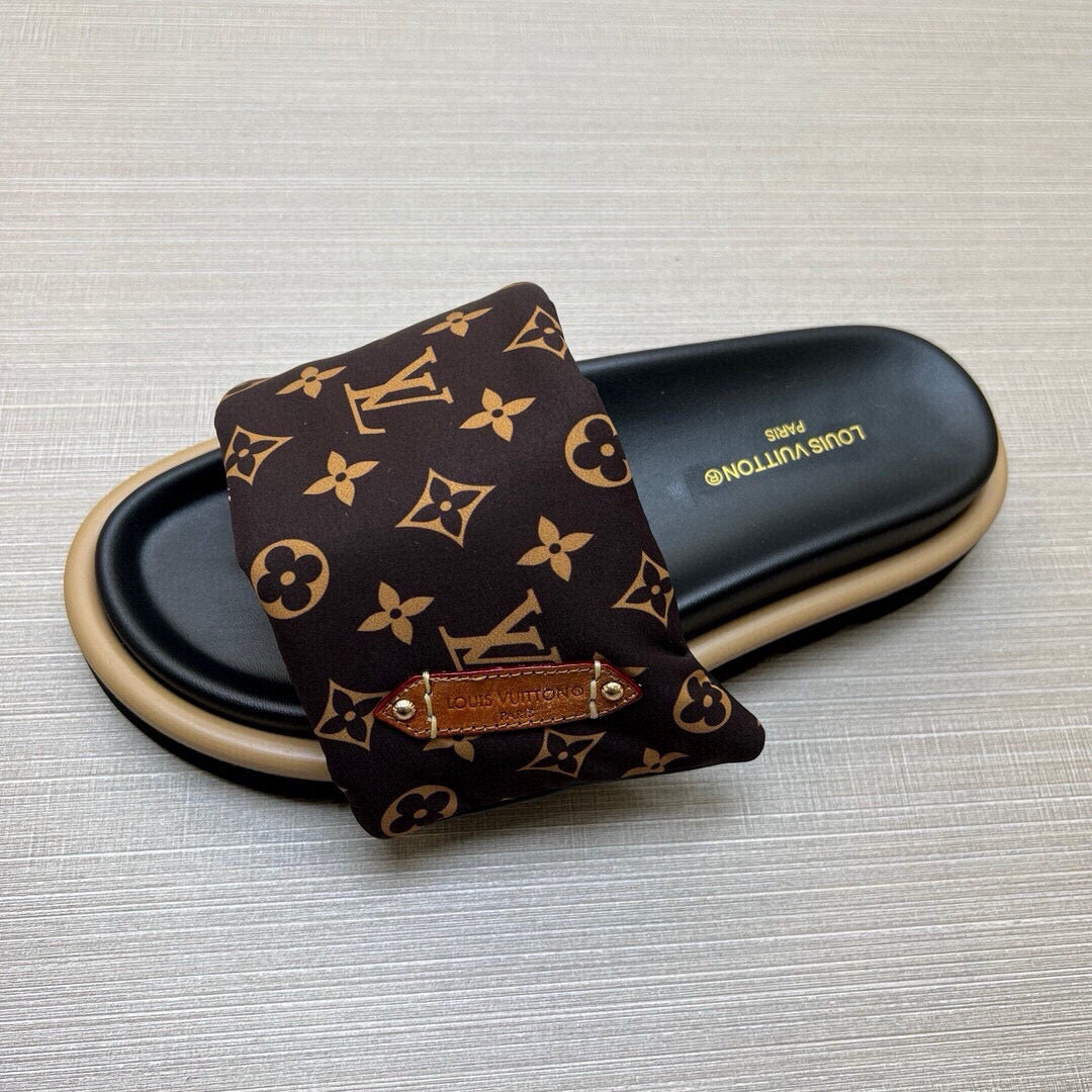 5QE9ZDE Stylish Slippers