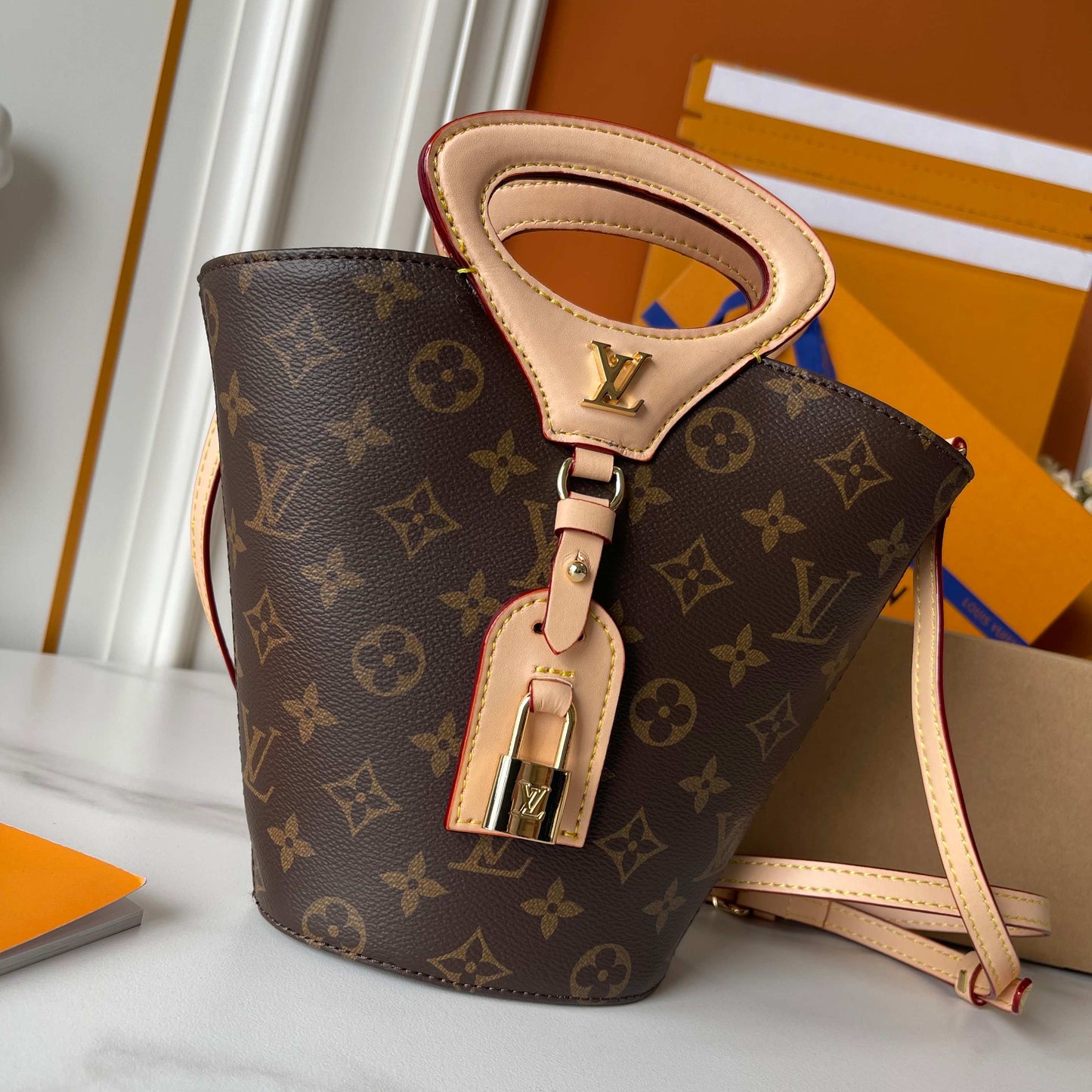 155NE80BDE Stylish leather bag