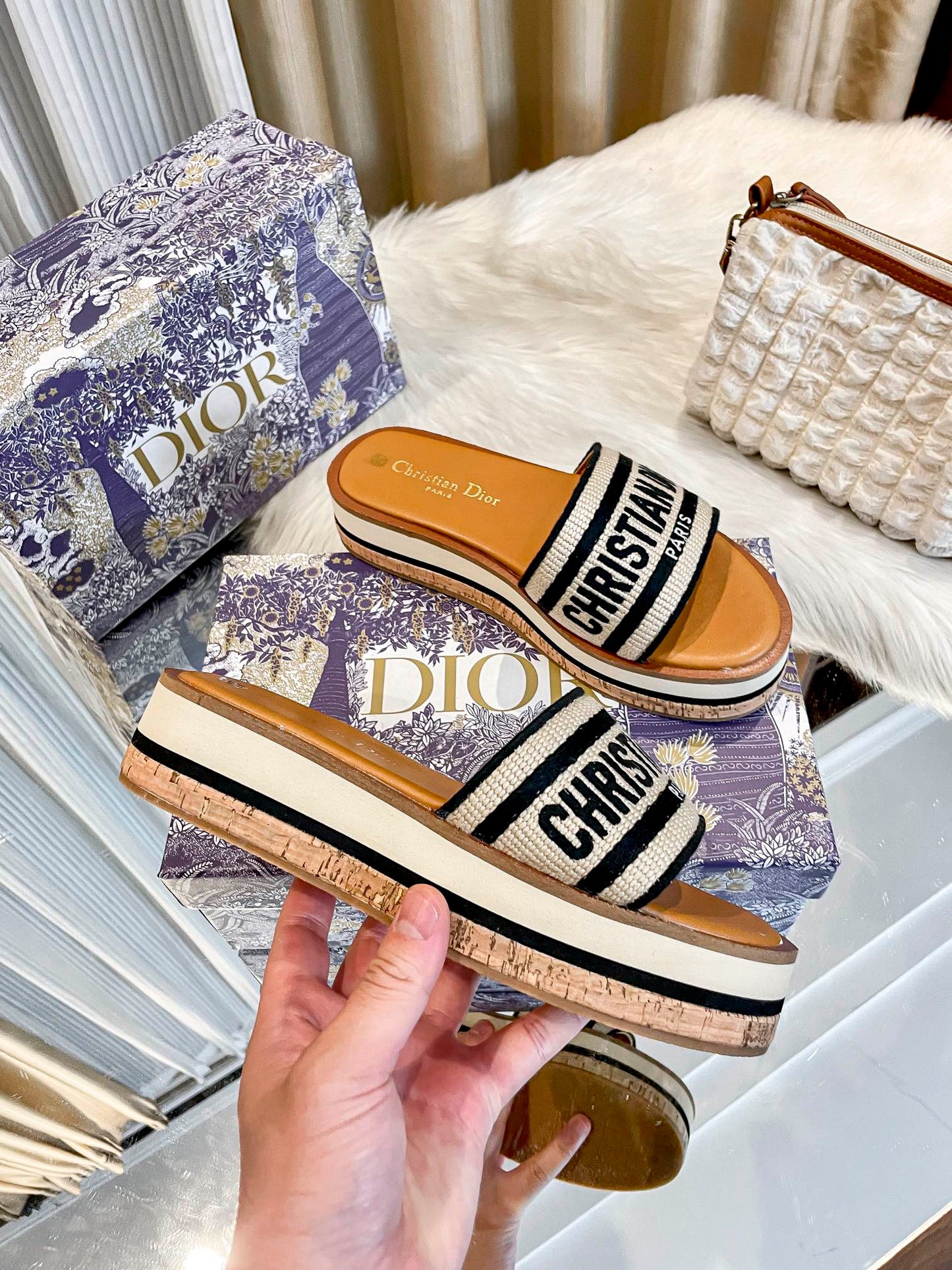 1LD22ZDE Stylish slippers