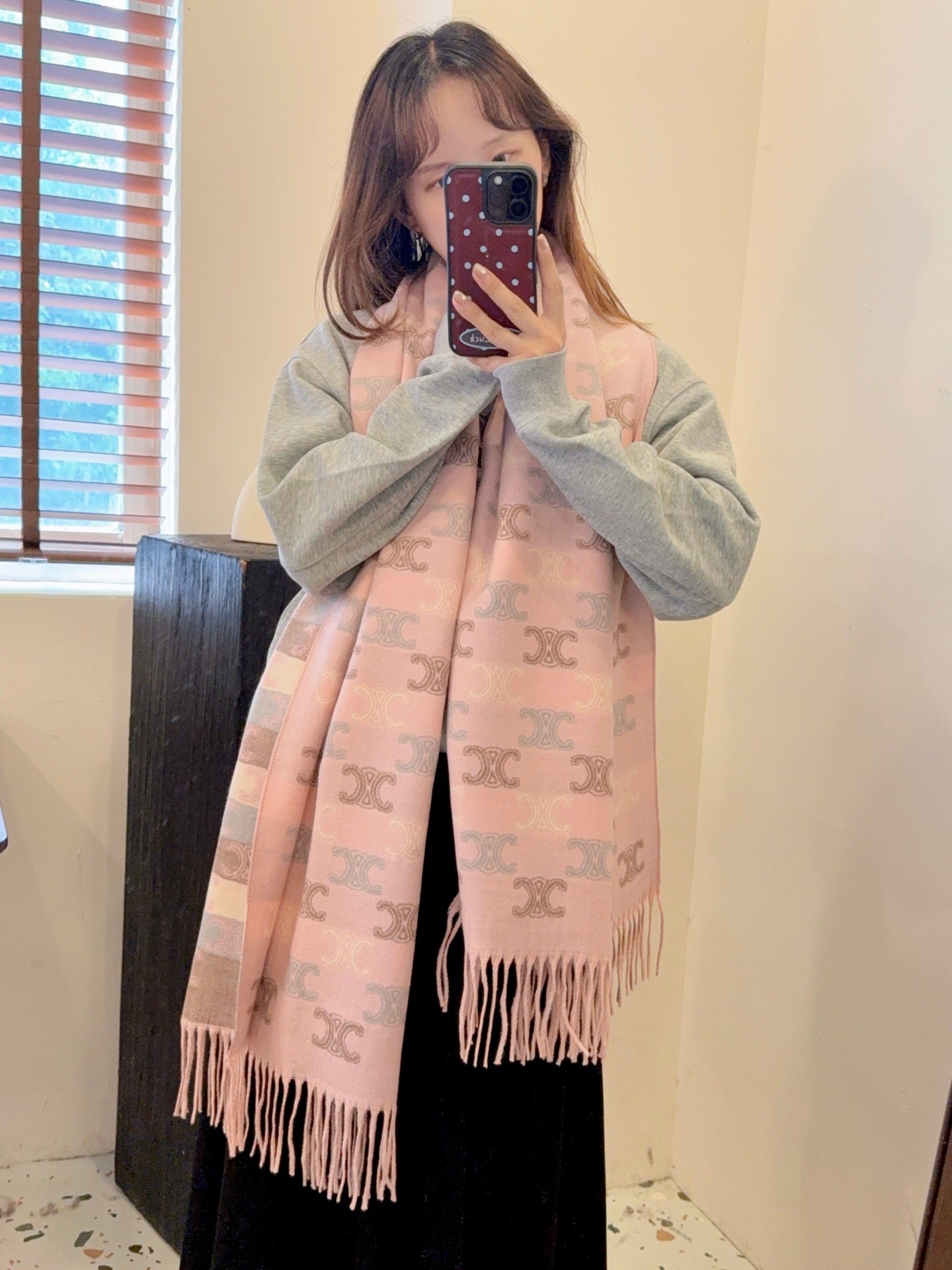 185RF66WDE Stylish Winter Scarves