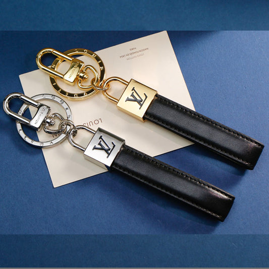 3RE28ADE Stylish key closure