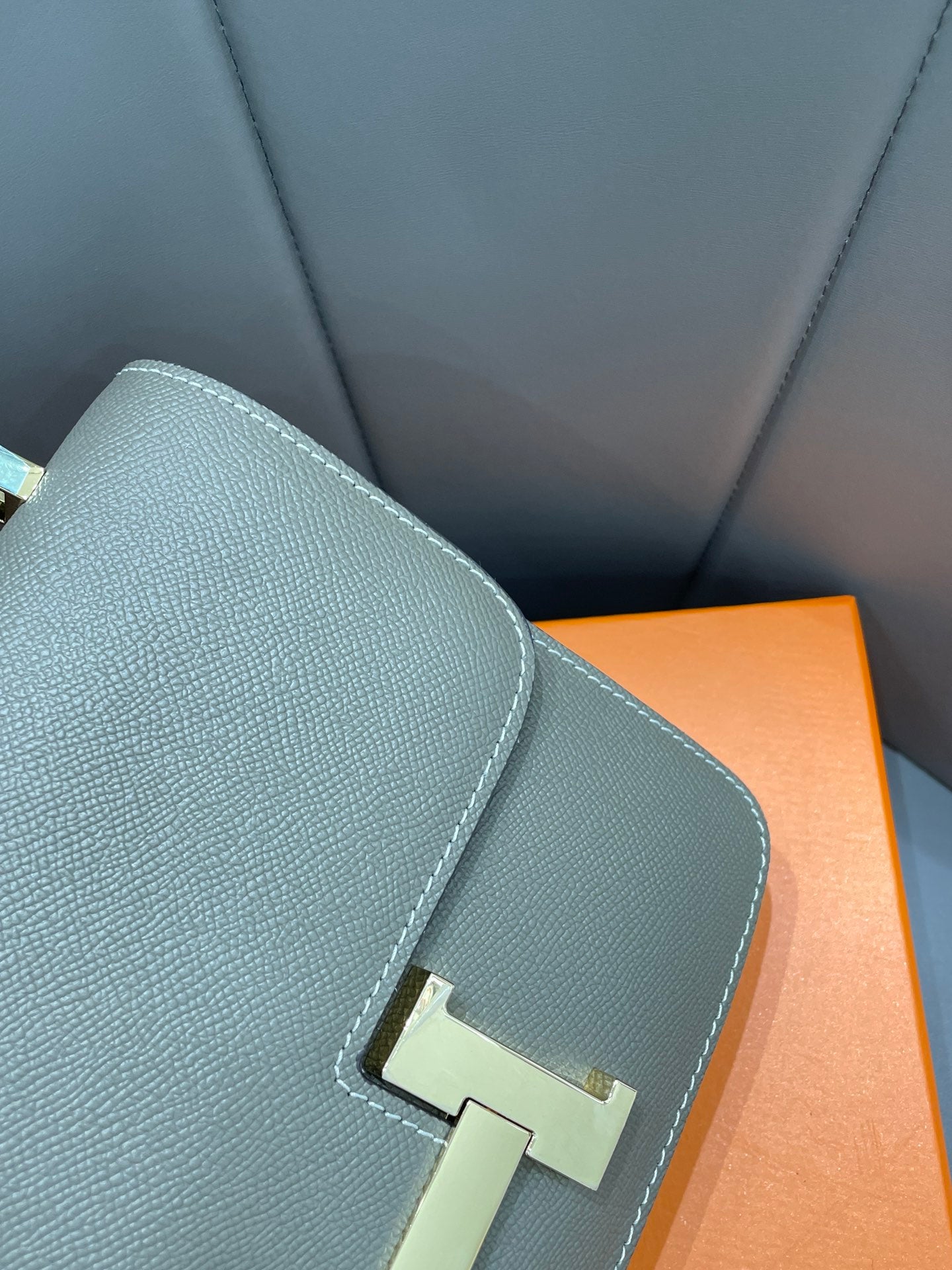 155NH64BDE Stylish leather bag