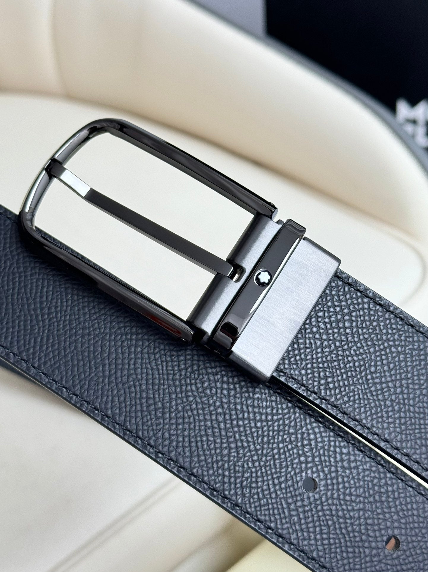 155RA235PDE Stylish  High quality belt With full package