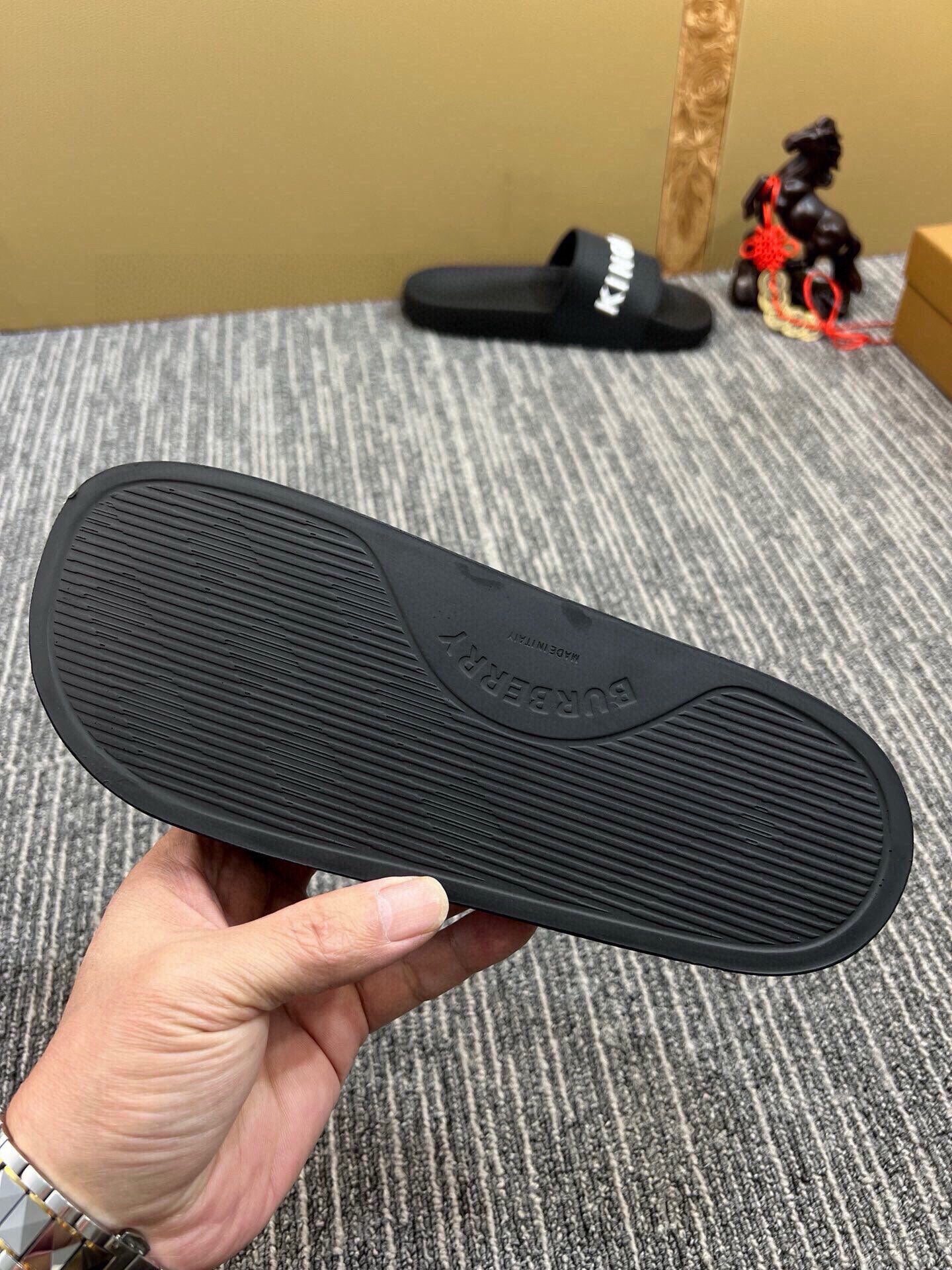 535ZR254ZDE Stylish Slippers