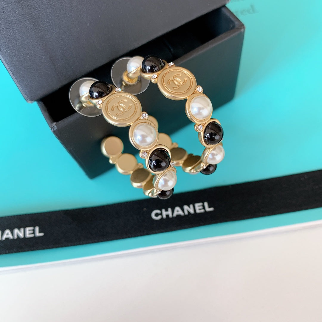 14C24EDE Stylish Earrings