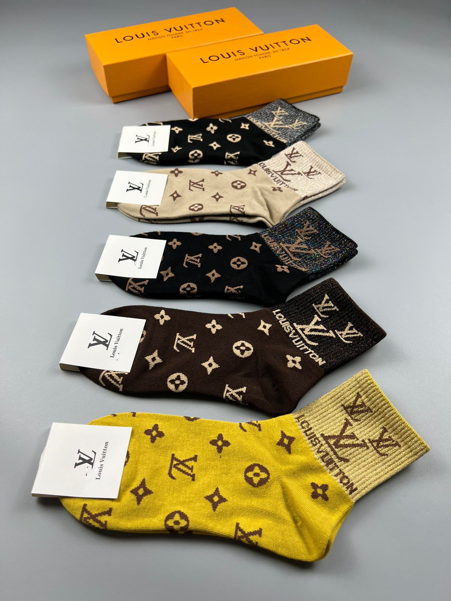 235QE9SDE Stylish socks(5 pairs )