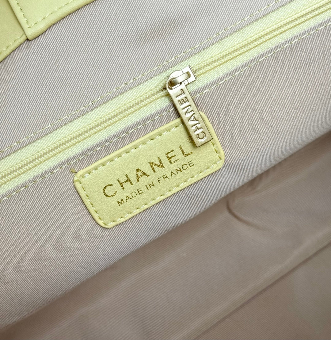 15RC64BDE Stylish leather bag