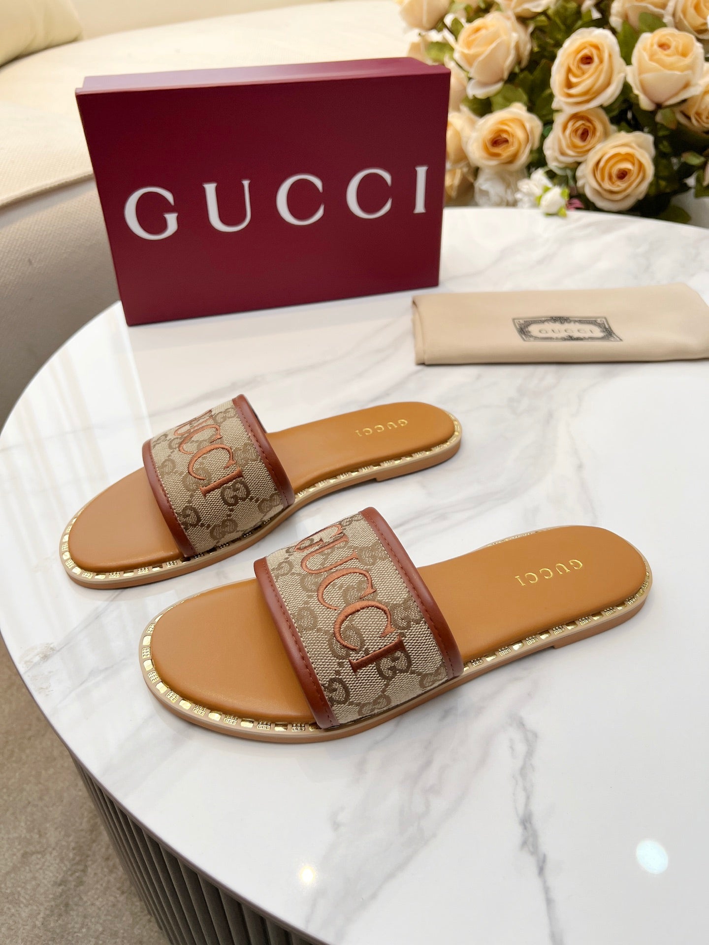 255QB29ZDE Stylish leather Slippers