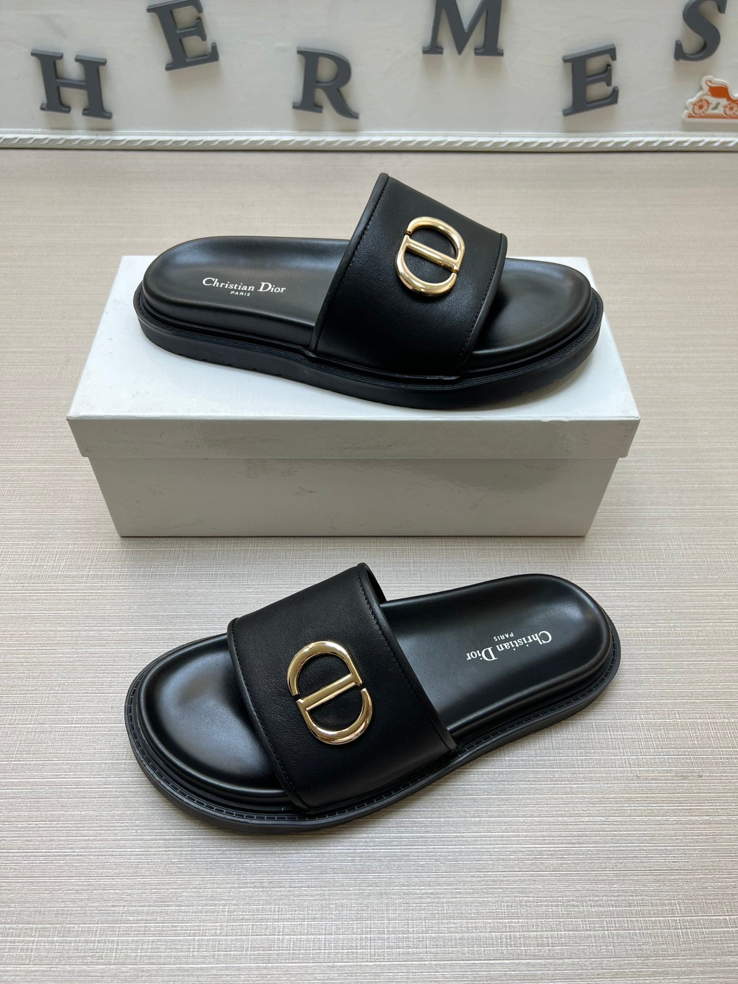 54D115ZDE Stylish slippers
