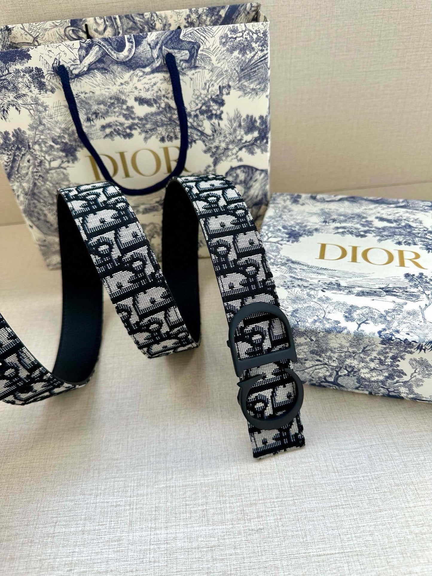 155RD207PDE Stylish  High quality belt With full package