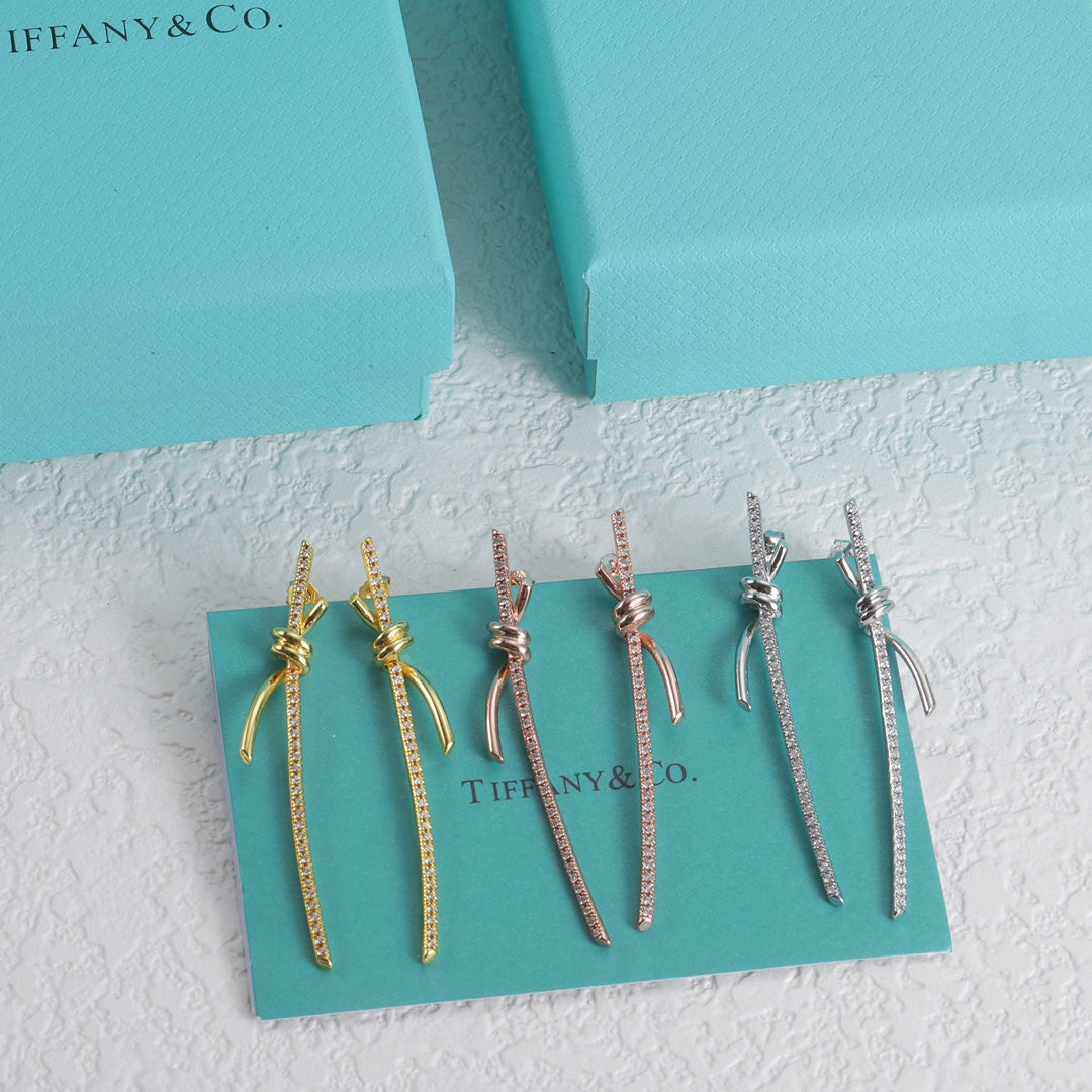 14T295EDE Stylish Earrings