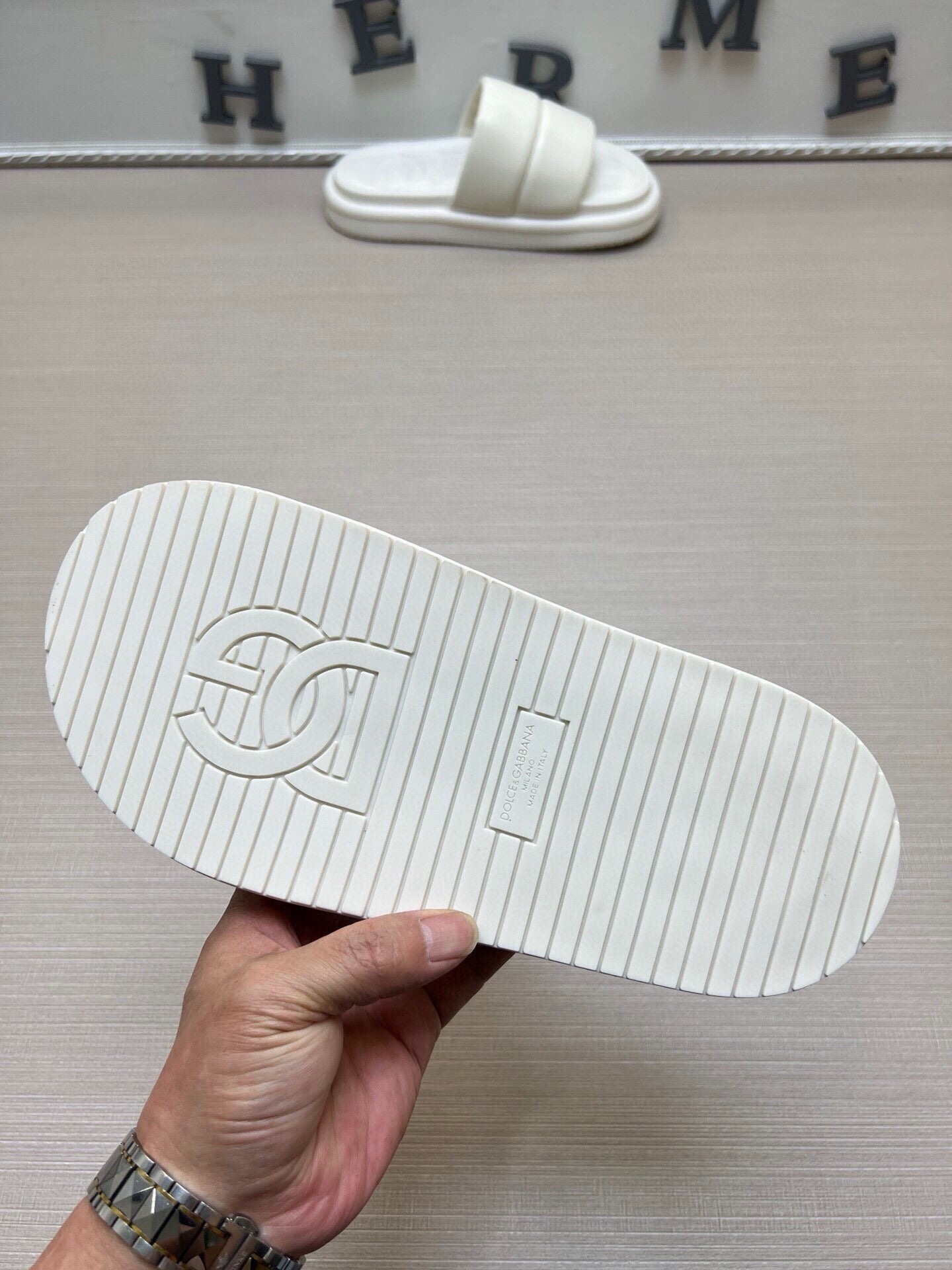 535ZA268ZDE Stylish Slippers