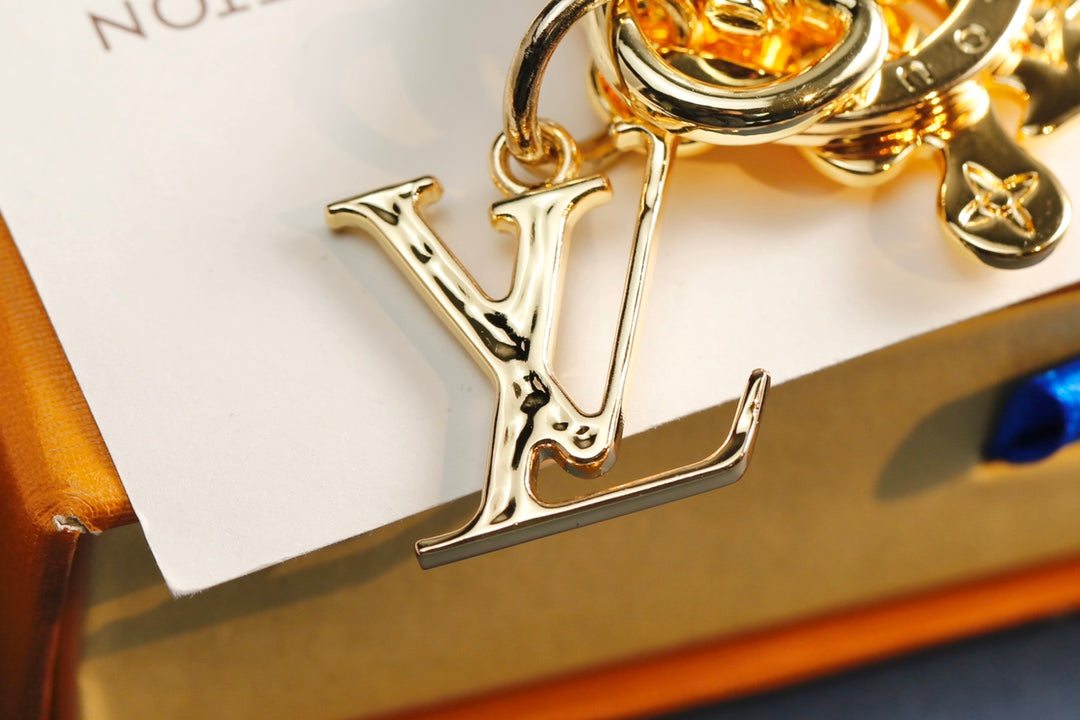 3RE29ADE Stylish key closure