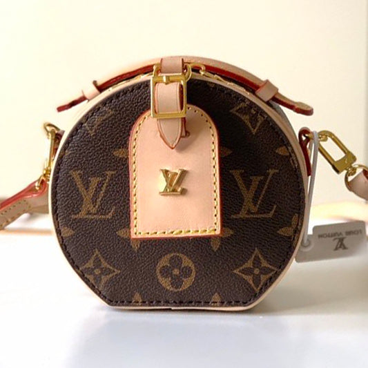 1E17BDE Stylish leather bag 