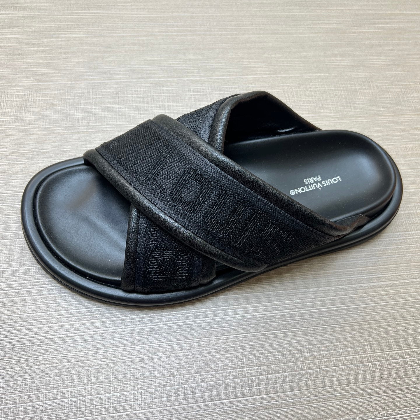 535ZE271ZDE Stylish Slippers