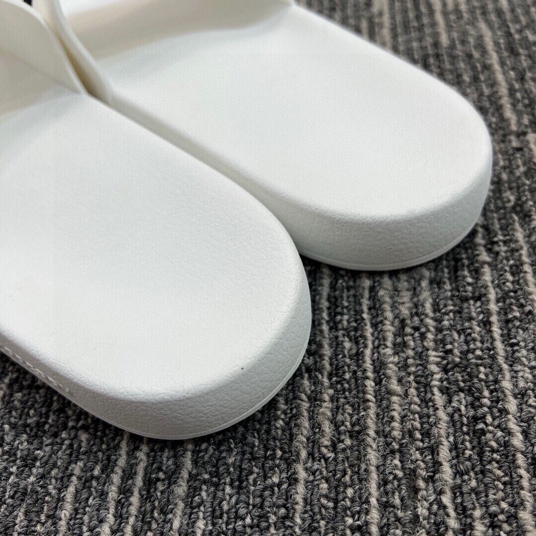 535ZR256ZDE Stylish Slippers