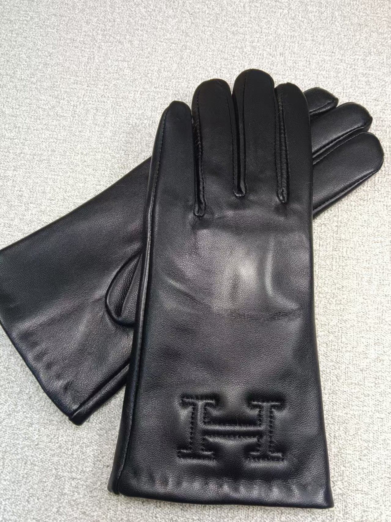 24H100SDE Stylish gloves
