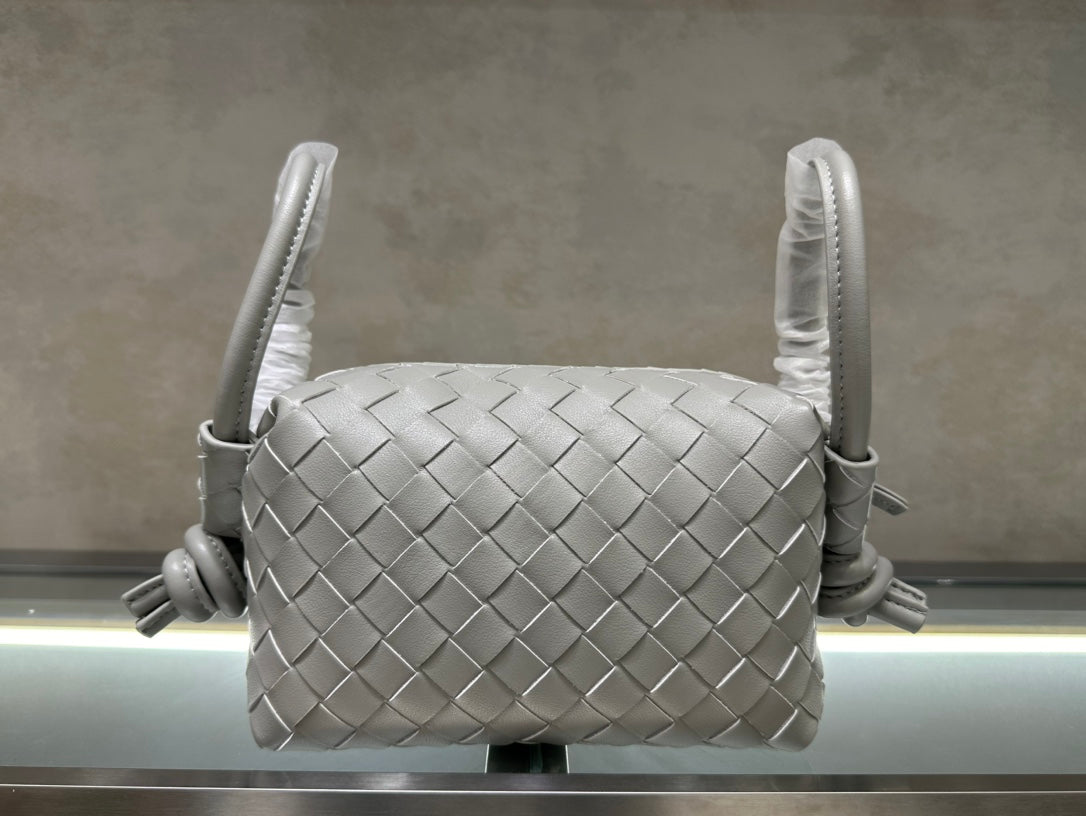 1XA84BDE Stylish leather bag