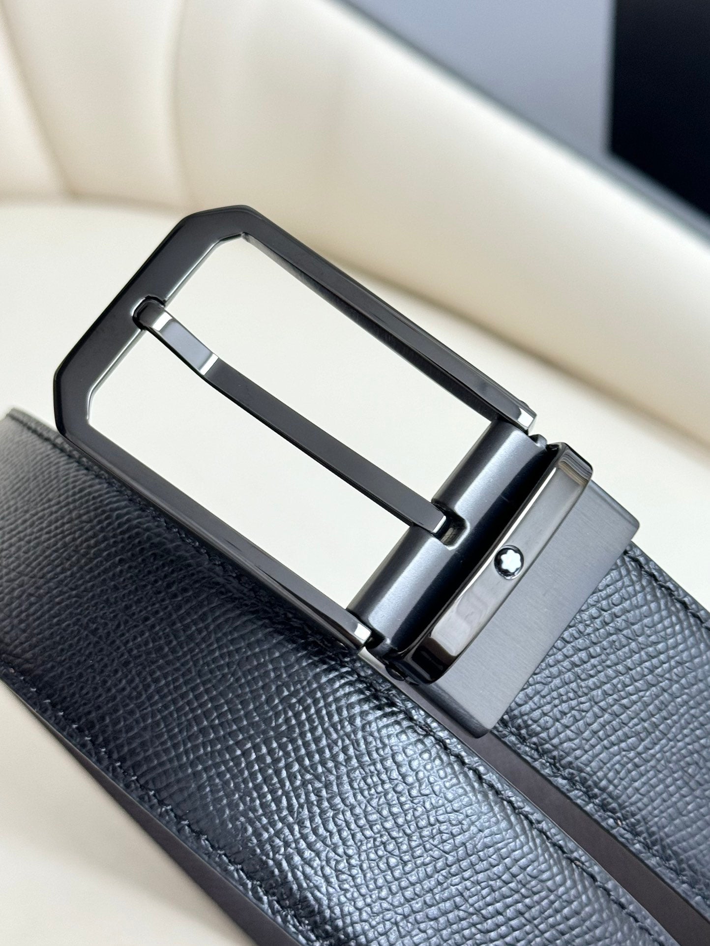 155RA236PDE Stylish  High quality belt With full package