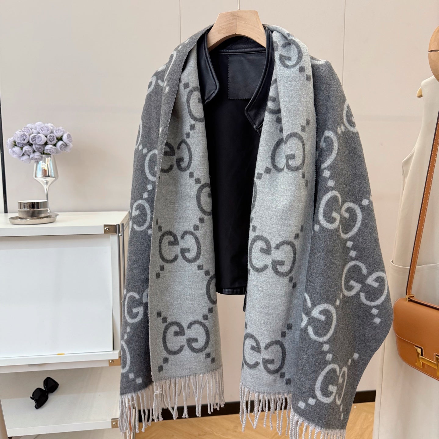 185ZB30WDE Stylish Winter Scarves
